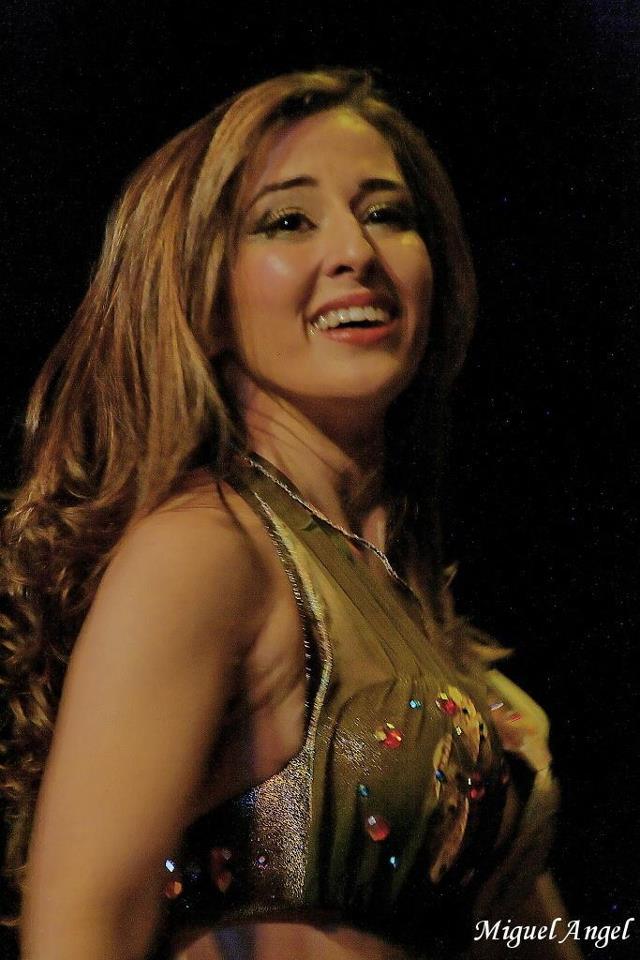 Bailarina y coreógrafa de Danza del Vientre Sahra Ardah Bailarina y coreógrafa de Danza del Vientre